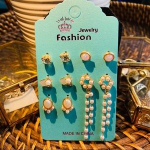 Dolce Hill - 5 Pieces Soho Earrings